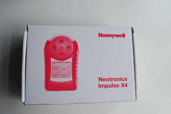 Neotronics Impulse X4包装盒